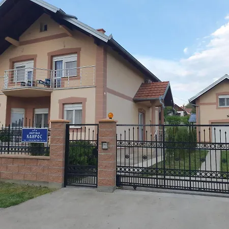 Apartment Kairos Apartman *